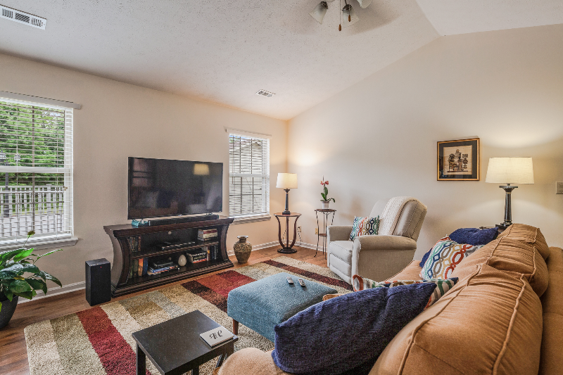 3622 Rolling Ridge Way - Photo 6 of 47