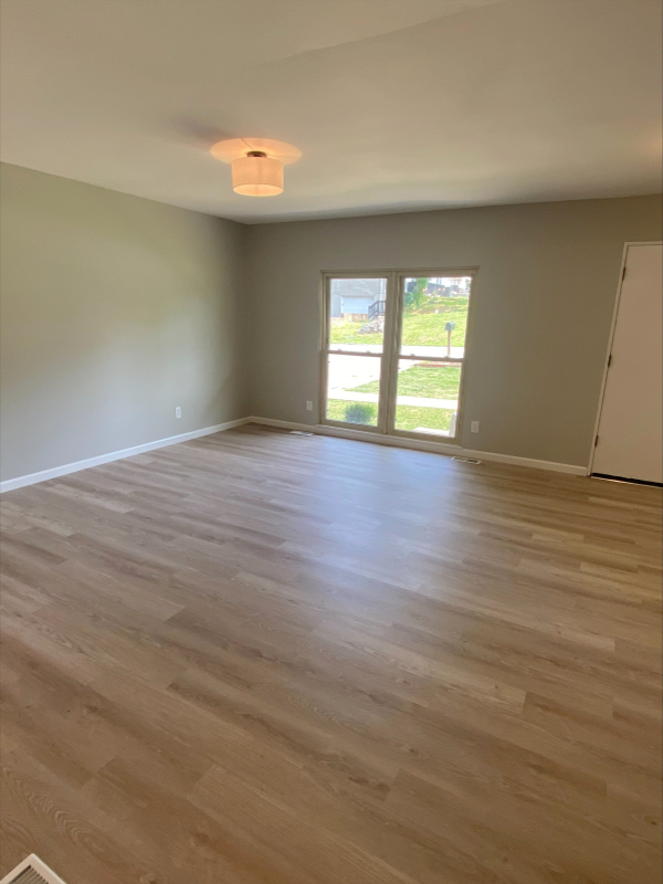 1924 Raintree Dr - Photo 2 of 28