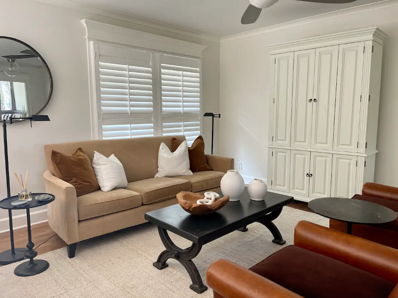 3807 Admiral Dr - Photo 2 of 40