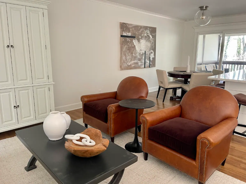 3807 Admiral Dr - Photo 4 of 40