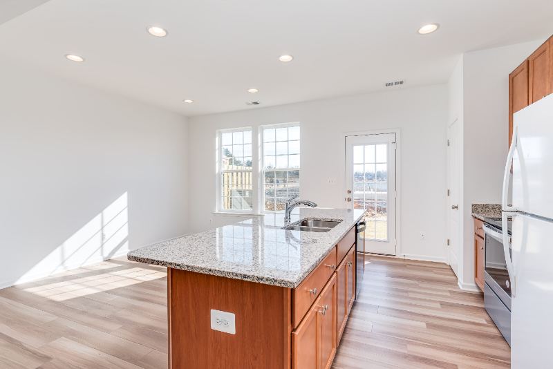 34 Horace Ct - Photo 3 of 24