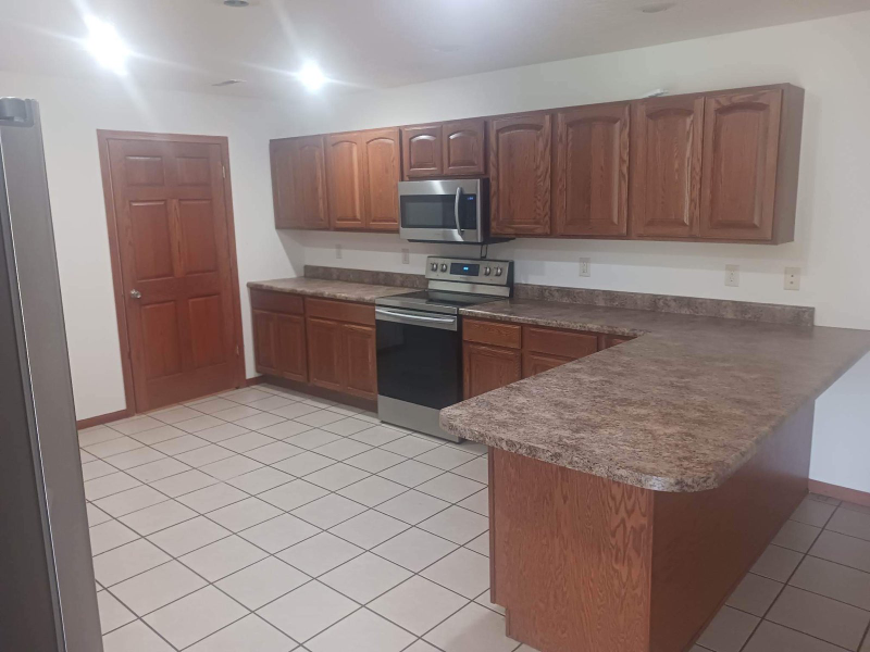 2405 Silver St - Photo 2 of 5