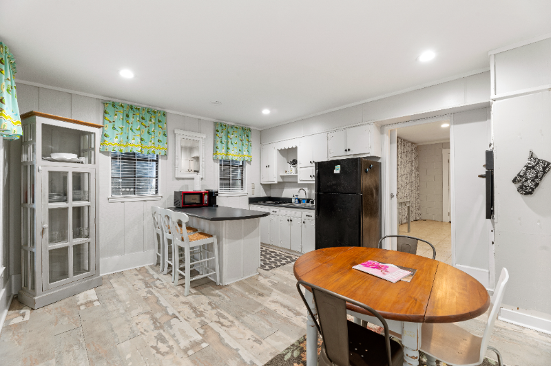 158 Grand Boulevard #P - Photo 4 of 14