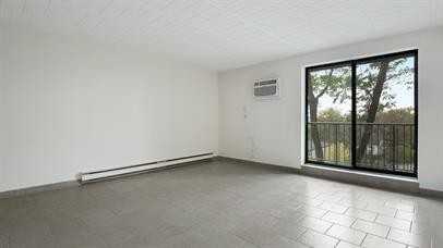 Dunhill Apartments - Photo 3 of 24