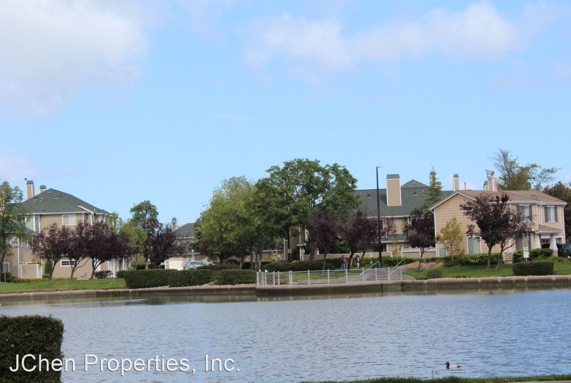 326 Treasure Island Dr - Photo 2 of 23