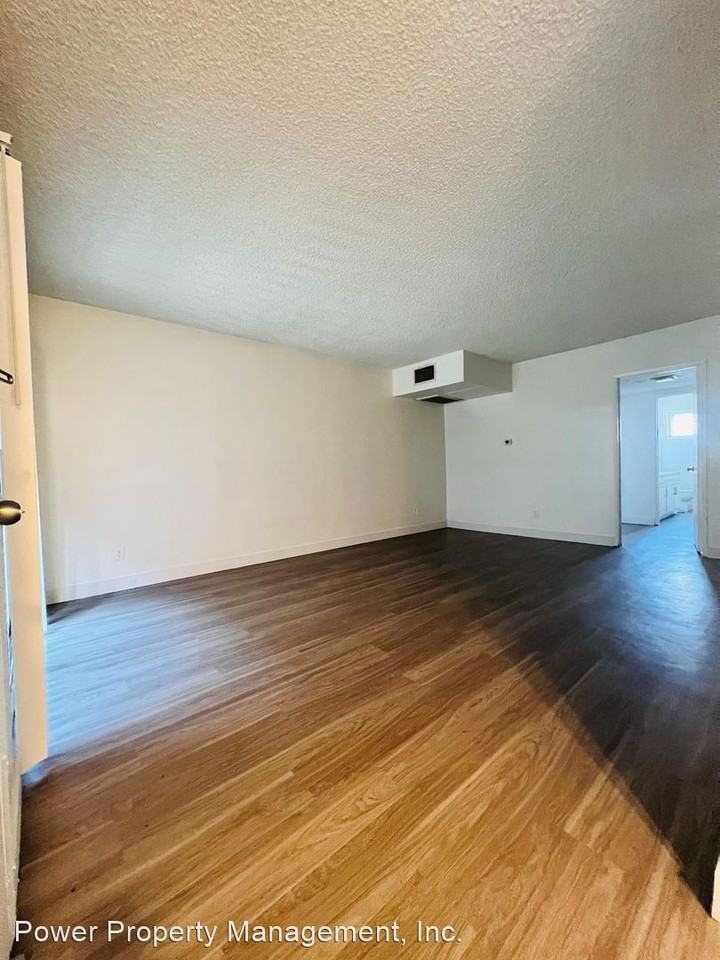 712 S. Fir Ave. - Photo 2 of 10