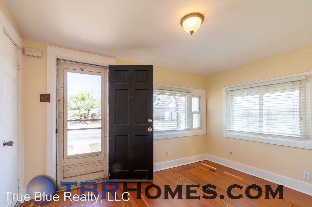 7806 Grandview Ave - Photo 2 of 18