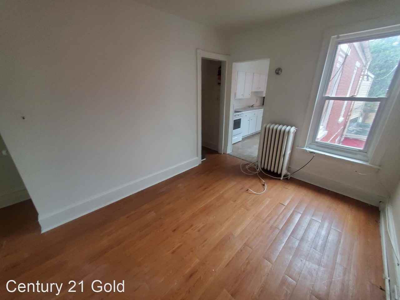 1027 Mulberry St - Photo 3 of 9