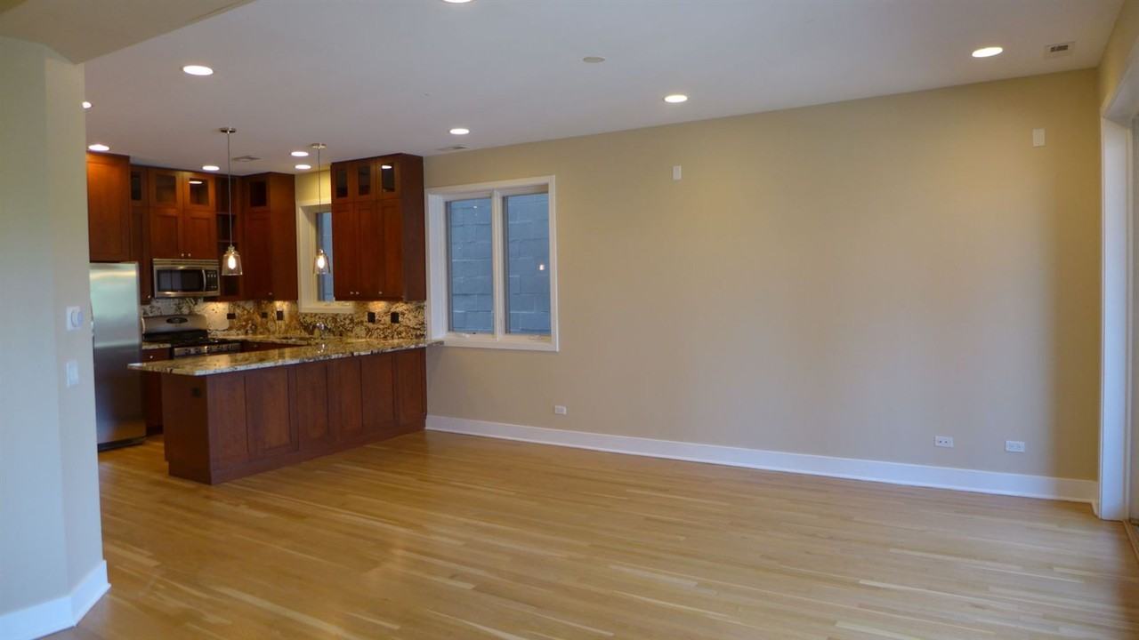 2143 N Damen - Photo 2 of 28