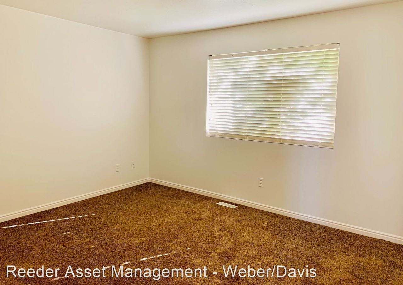 1382 Black Mountain Cir - Photo 2 of 16