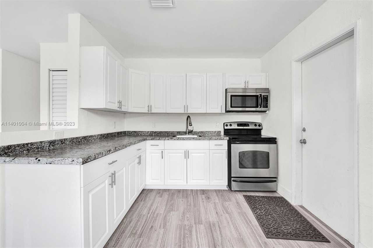 2840 Nw 8th St #2840 - Photo 3 of 8