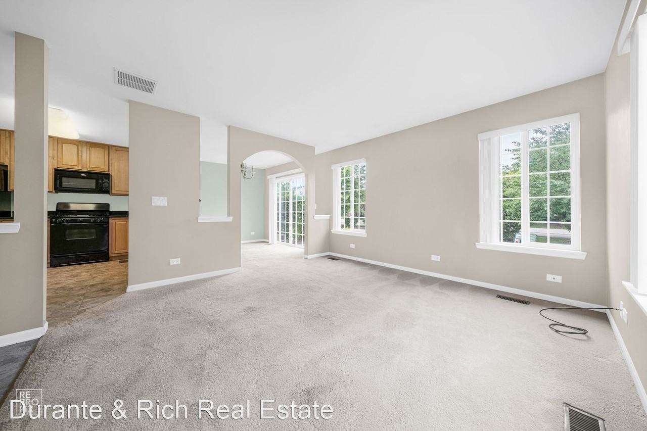 32466 N Rushmore Ave - Photo 3 of 11