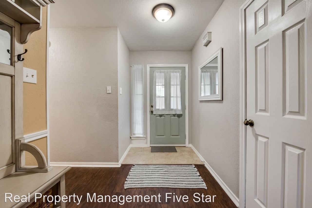 617 Main St - Photo 3 of 20