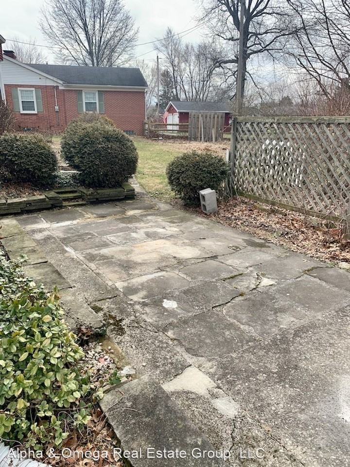 11 Windemere Dr - Photo 2 of 14