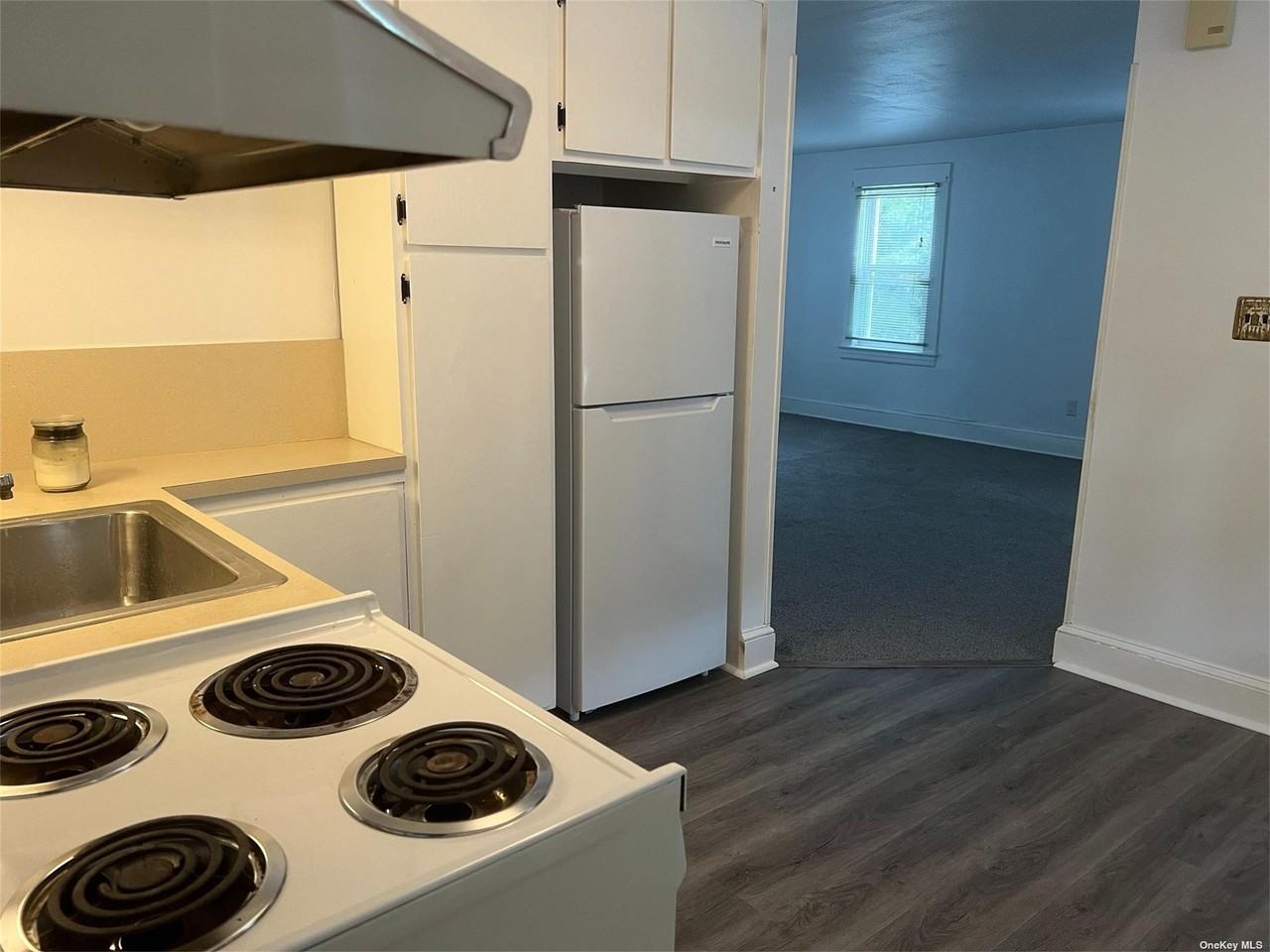 222 Staples St - Photo 3 of 14