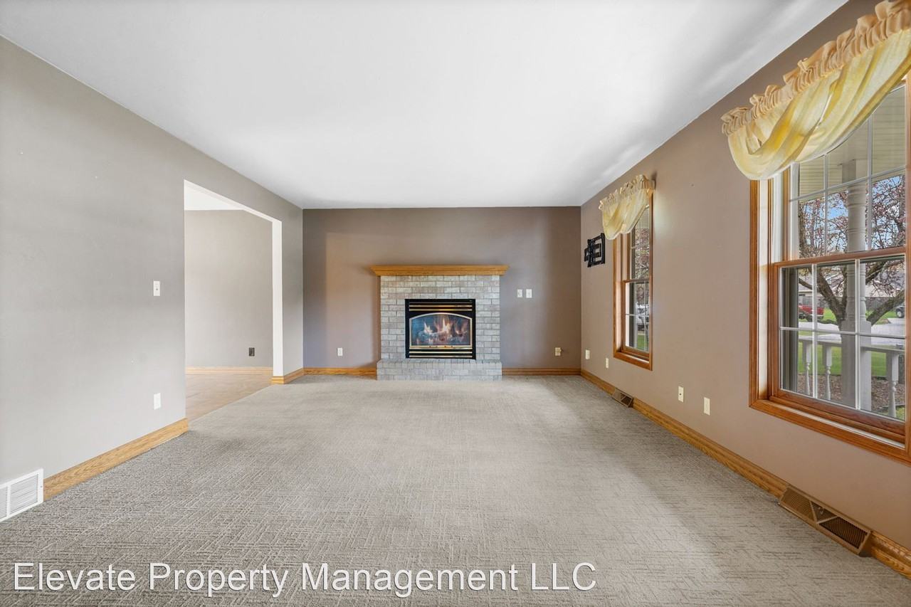 3006 Ancestor Way - Photo 2 of 17