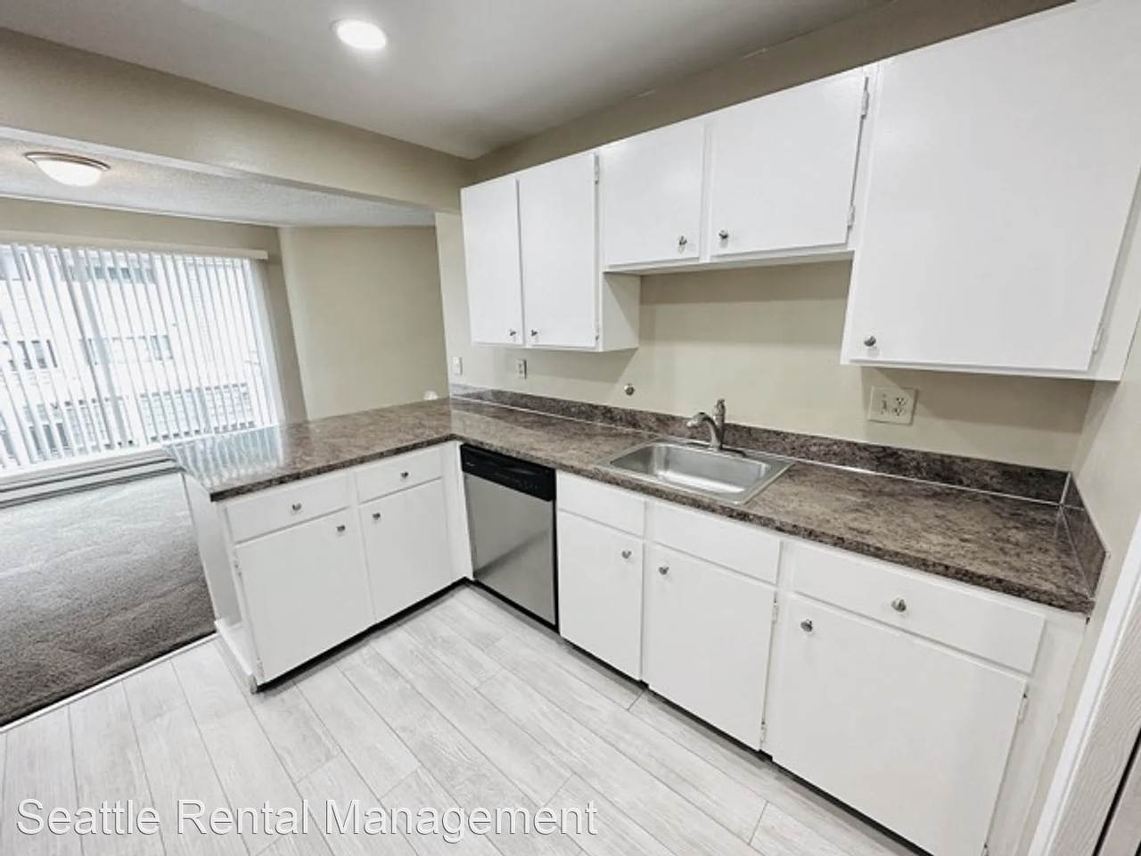 13741 15th Ave Ne #C2 - Photo 3 of 14