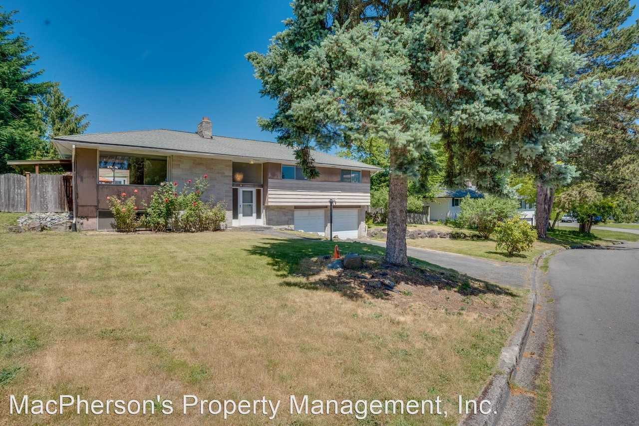 10708 Ne 194th St - Photo 2 of 24
