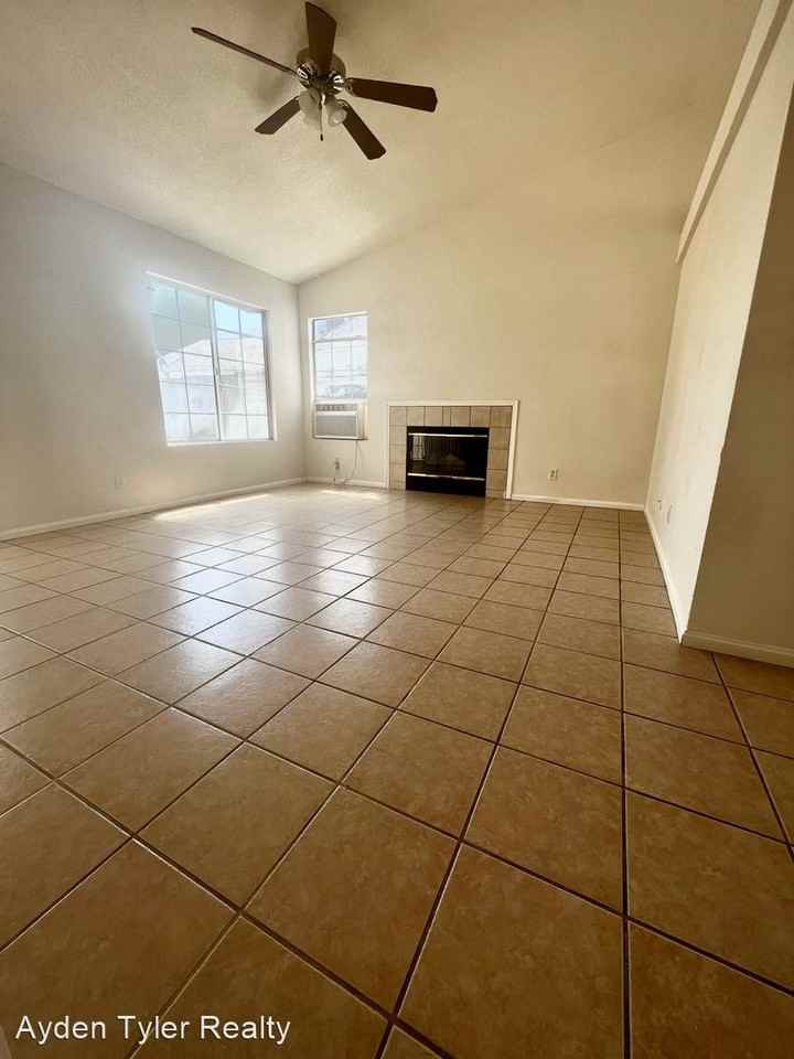 3749 Hatcher Pl - Photo 2 of 11