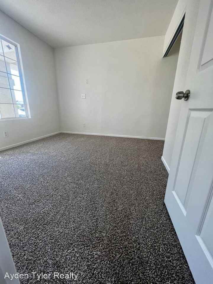 3749 Hatcher Pl - Photo 3 of 11