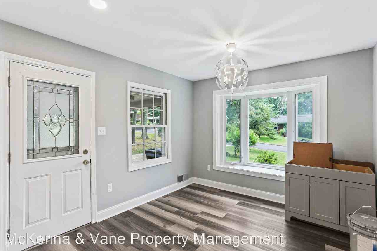 8603 Laverne Dr - Photo 3 of 16