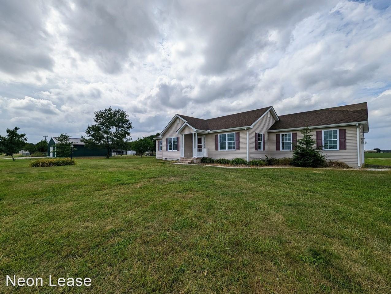 5699 Ray Rd - Photo 3 of 28