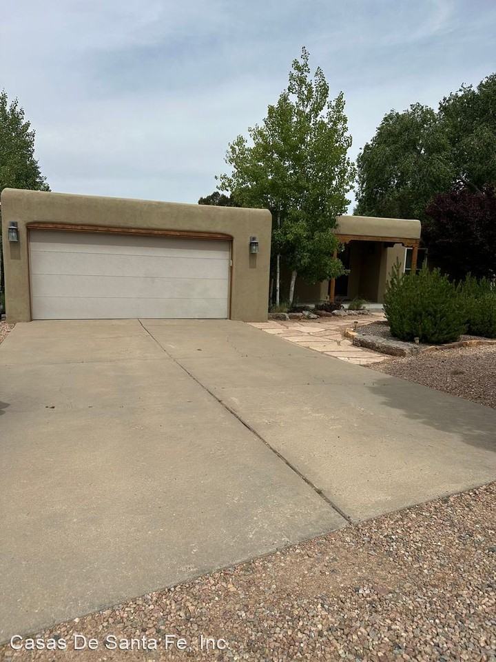 1462 Encina Rd - Photo 2 of 50