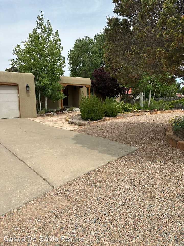 1462 Encina Rd - Photo 3 of 50