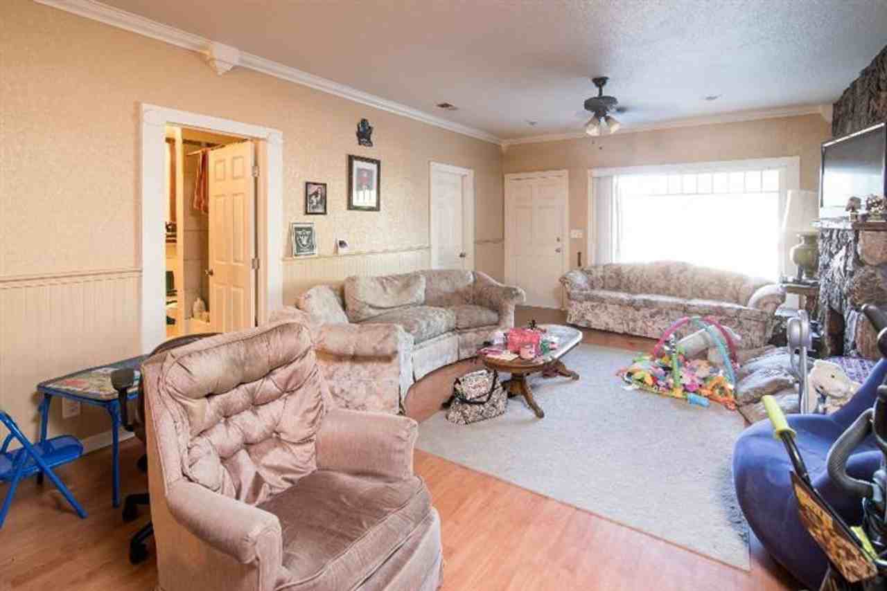 1533 N Ferger Ave - Photo 2 of 13