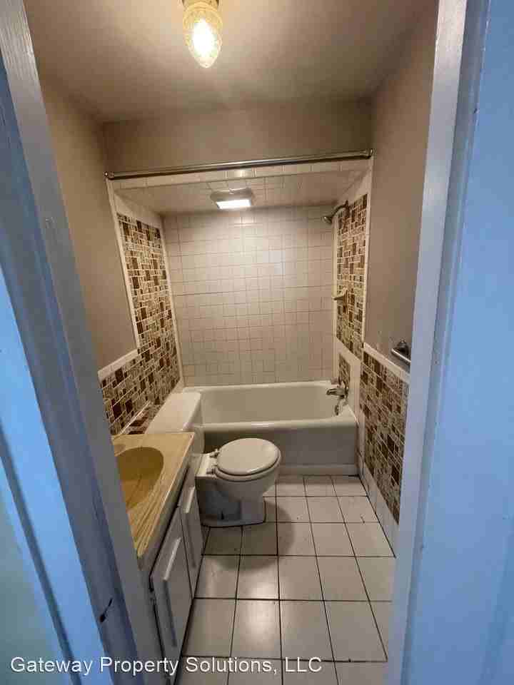 18 BRANDT PL. AMSTERDAM, NY 12010 K & J Industries of NY, LLC - Photo 2 of 5