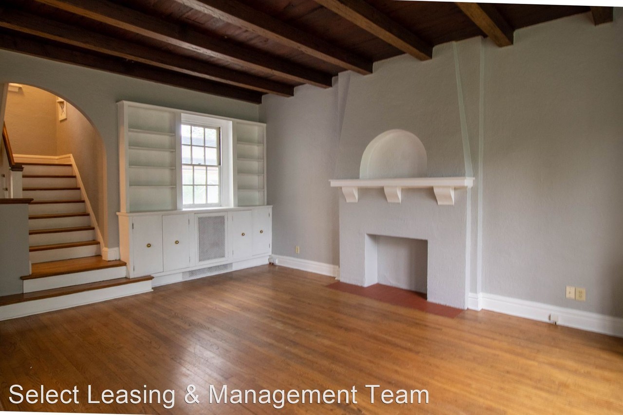 469 Catalina Ave - Photo 3 of 13