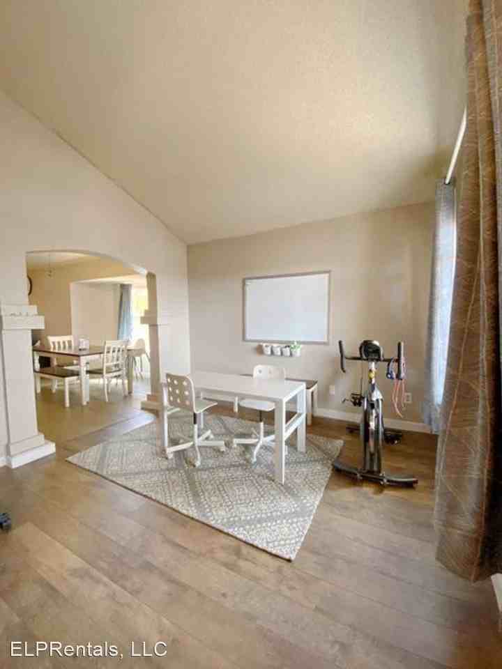 705 Esmeralda Armendariz - Photo 2 of 13