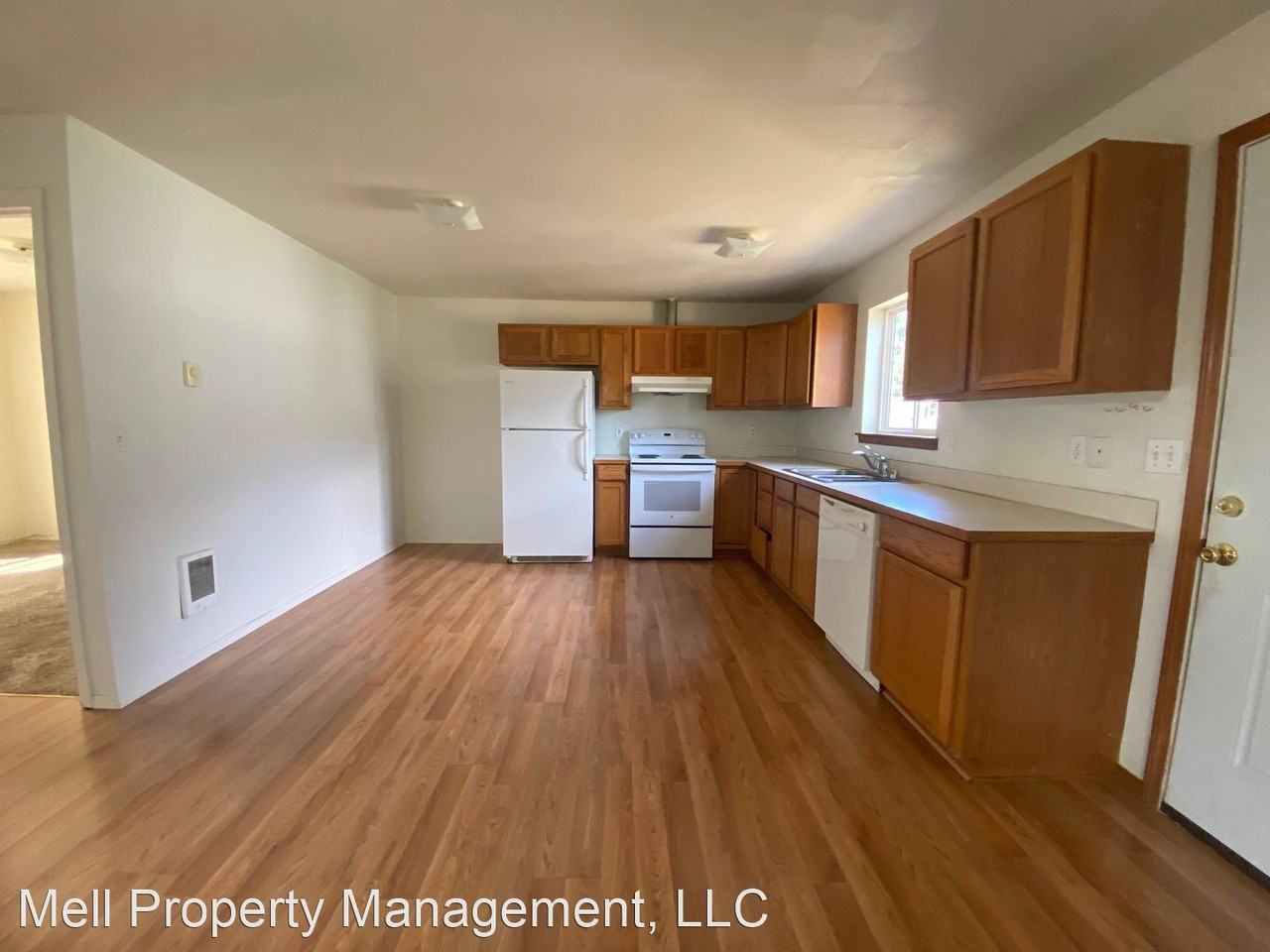 642-642 1/2 E Dearborn Ave - Photo 2 of 11