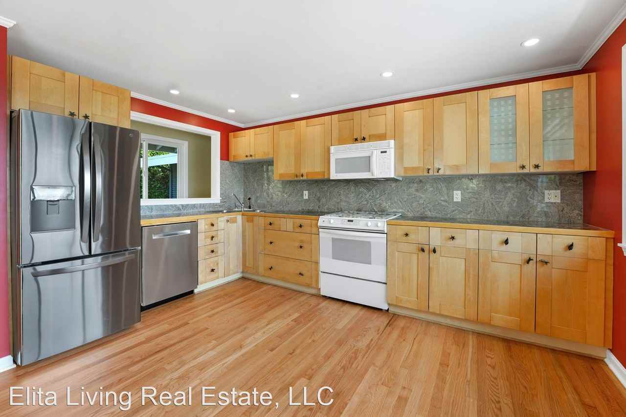 4454 54th Ave Sw - Photo 2 of 21