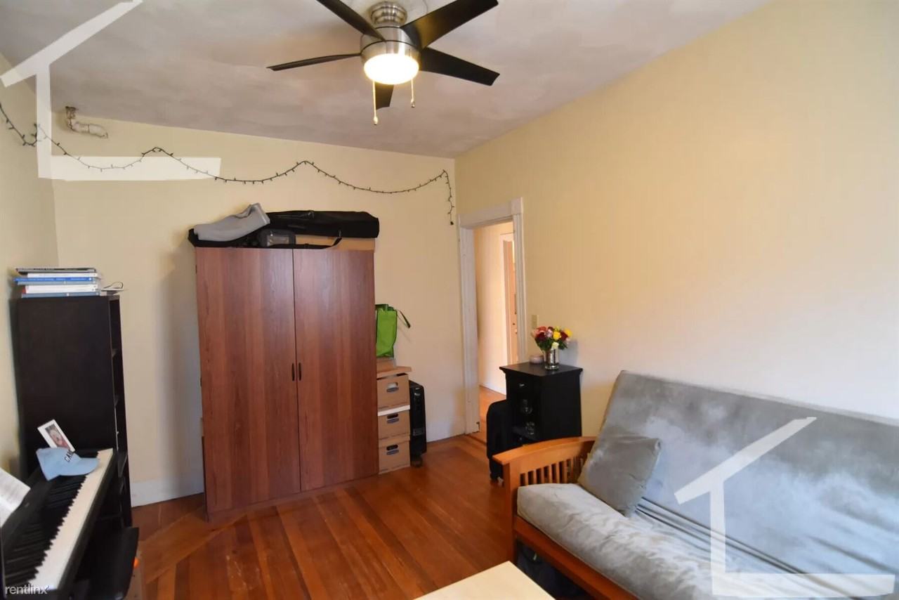 106 Myrtle St - Photo 3 of 6