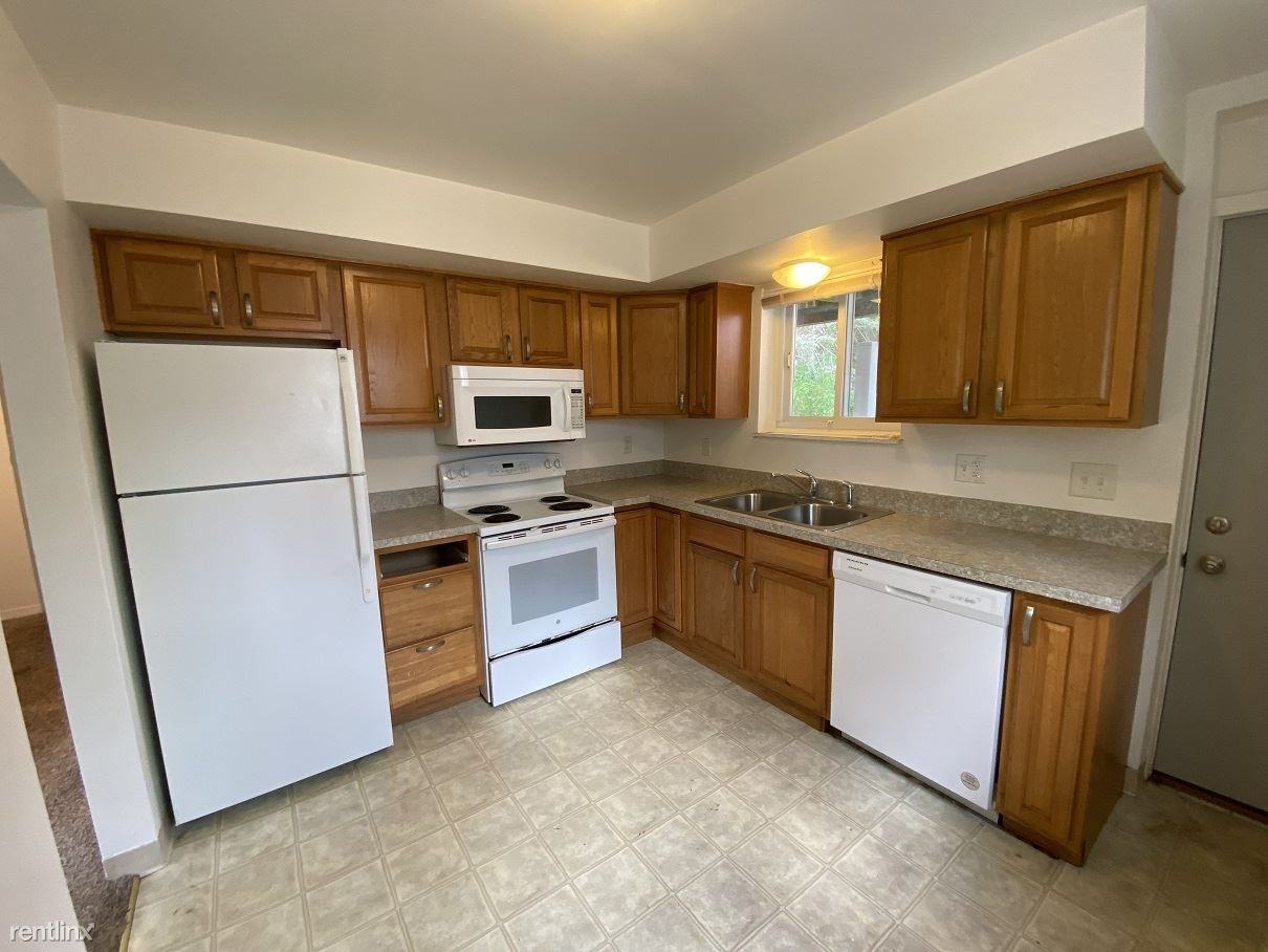 1884 Walnut St - Photo 2 of 13