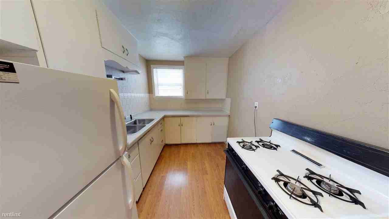 904 N 10th St - Photo 3 of 7