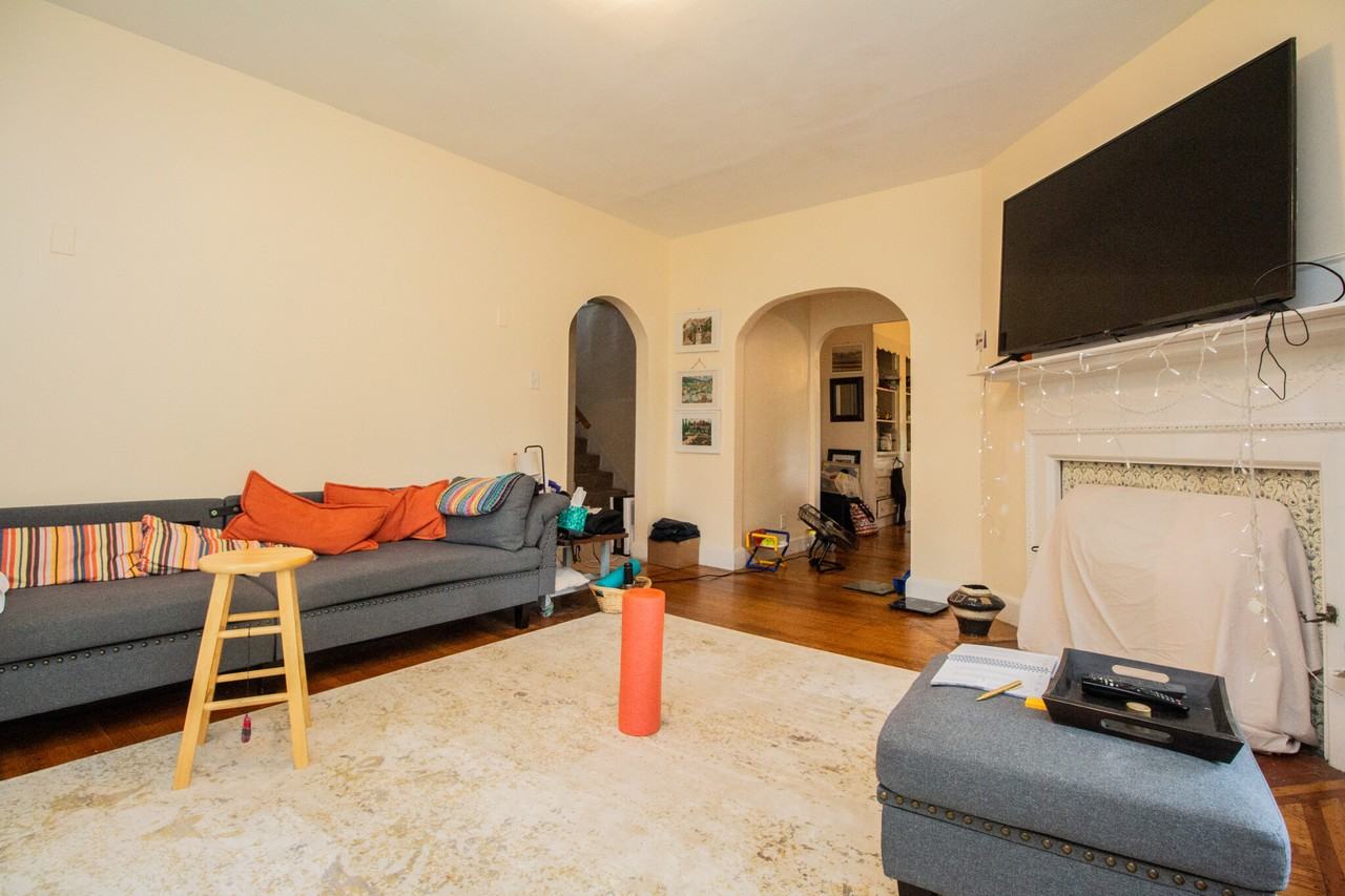132 Kilsyth Rd #2 - Photo 6 of 49