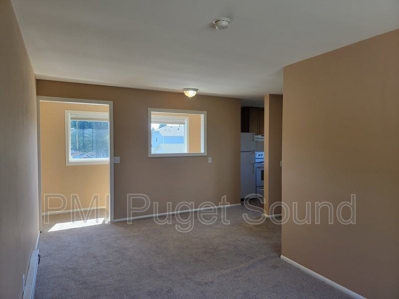 1409 N 4th St - Photo 3 of 12