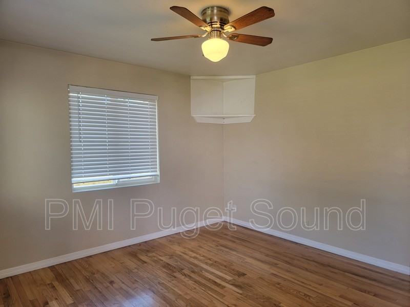 353 Factory Ave N - Photo 2 of 9