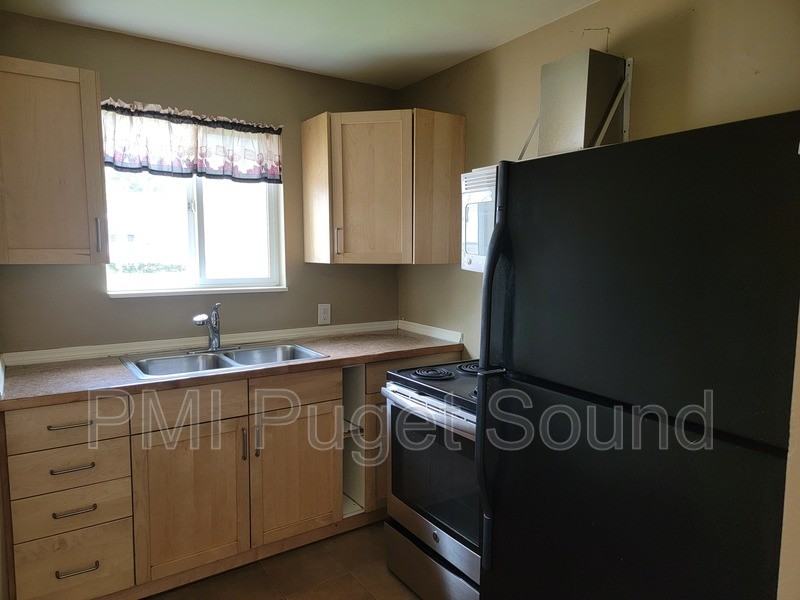 1411 N 4th St - Photo 3 of 9
