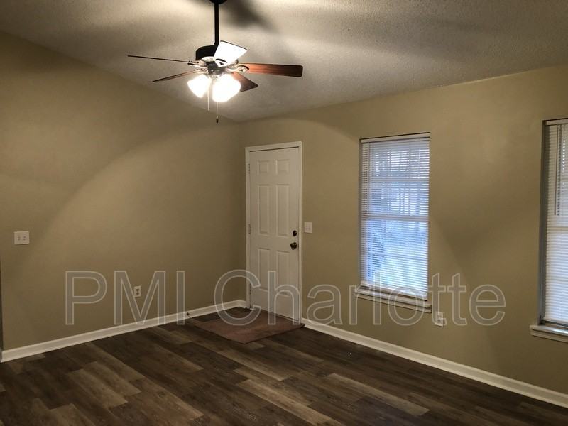 2519 Hickory Ave - Photo 2 of 13