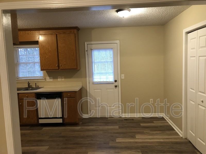 2519 Hickory Ave - Photo 4 of 13