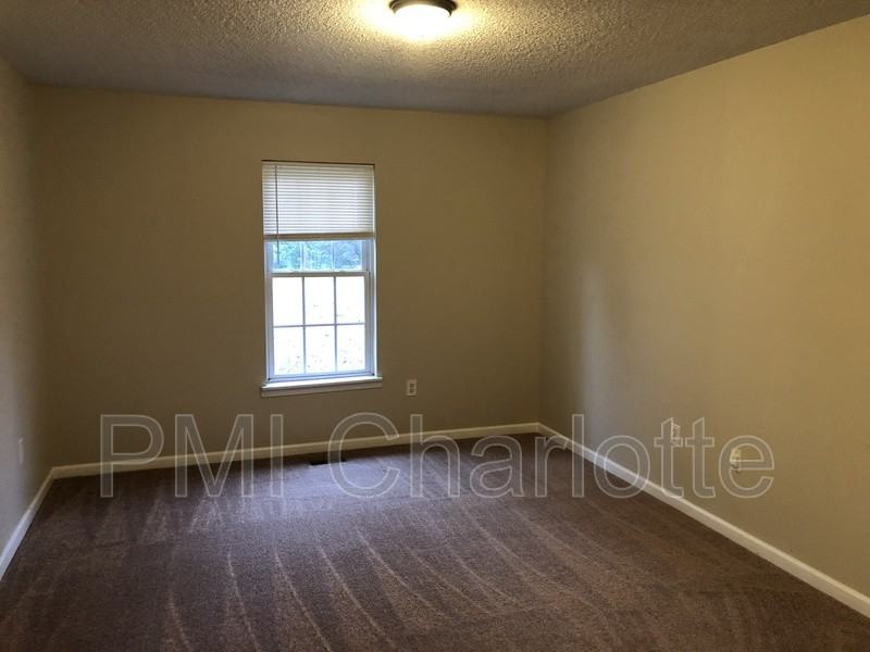 2519 Hickory Ave - Photo 7 of 13