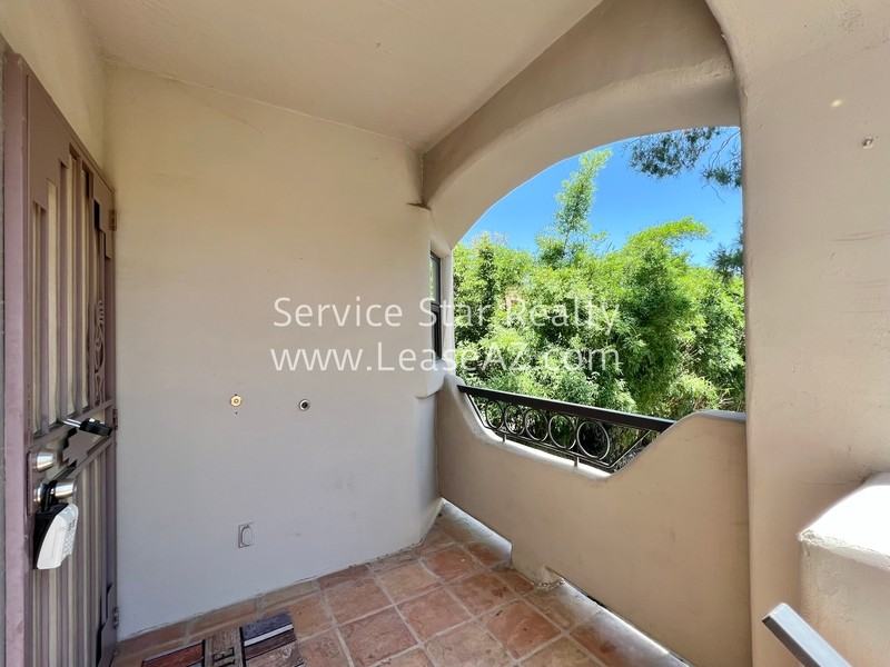 3640 N 38th St #201 - Photo 4 of 21