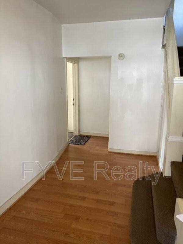 2432 Lynnbrook Ave #1 - Photo 3 of 21