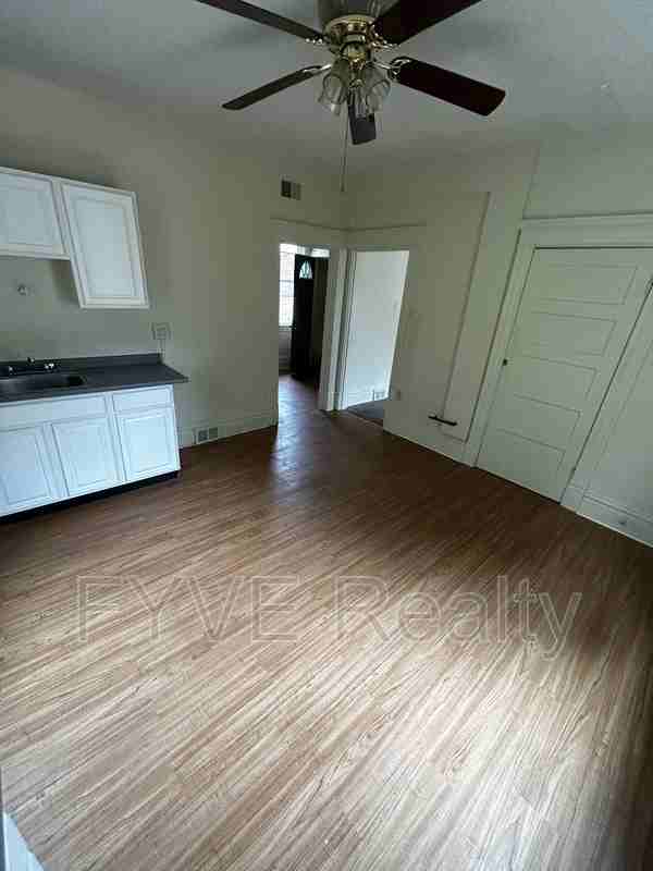 105 E Meyers St 2nd Fl - Photo 3 of 14