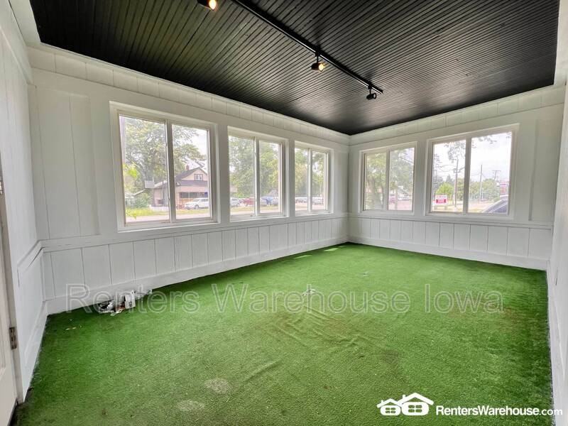 1417 E 14th St - Photo 2 of 18