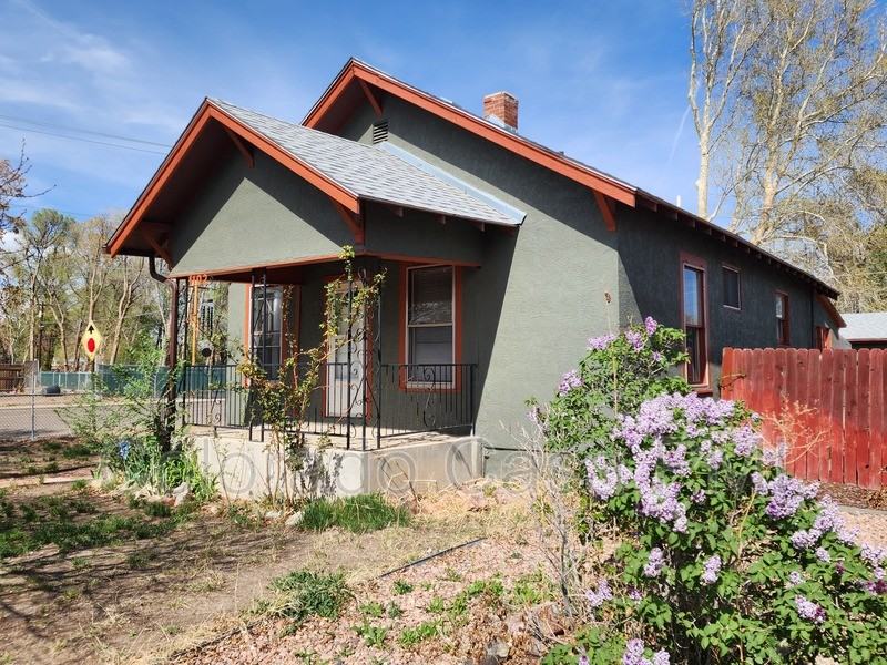 1102 Euclid Ave - Photo 3 of 26