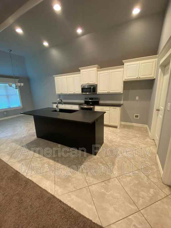 5312 Charleston Dr - Photo 5 of 41